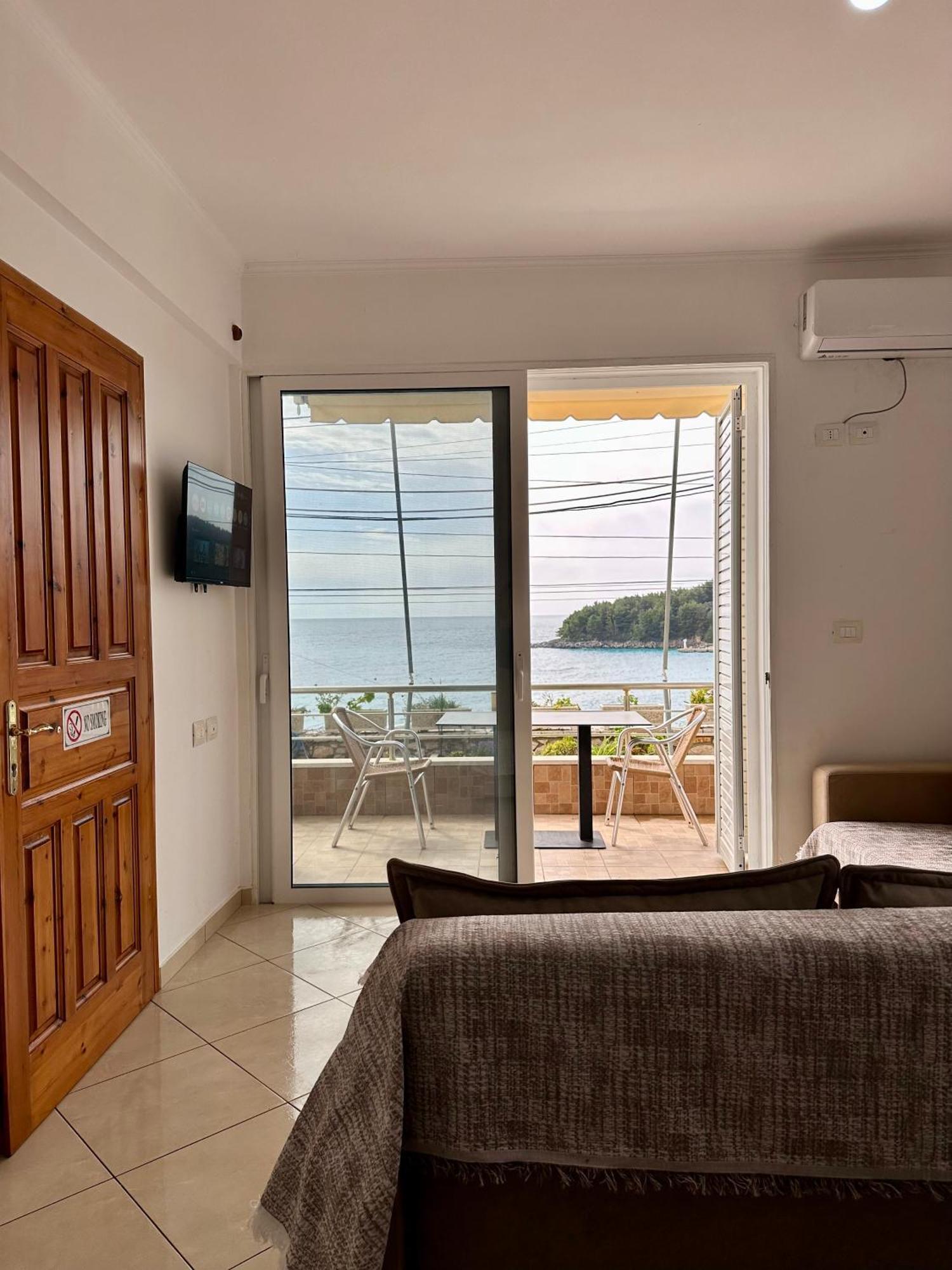 Fane'S Apartments Himare Exterior foto
